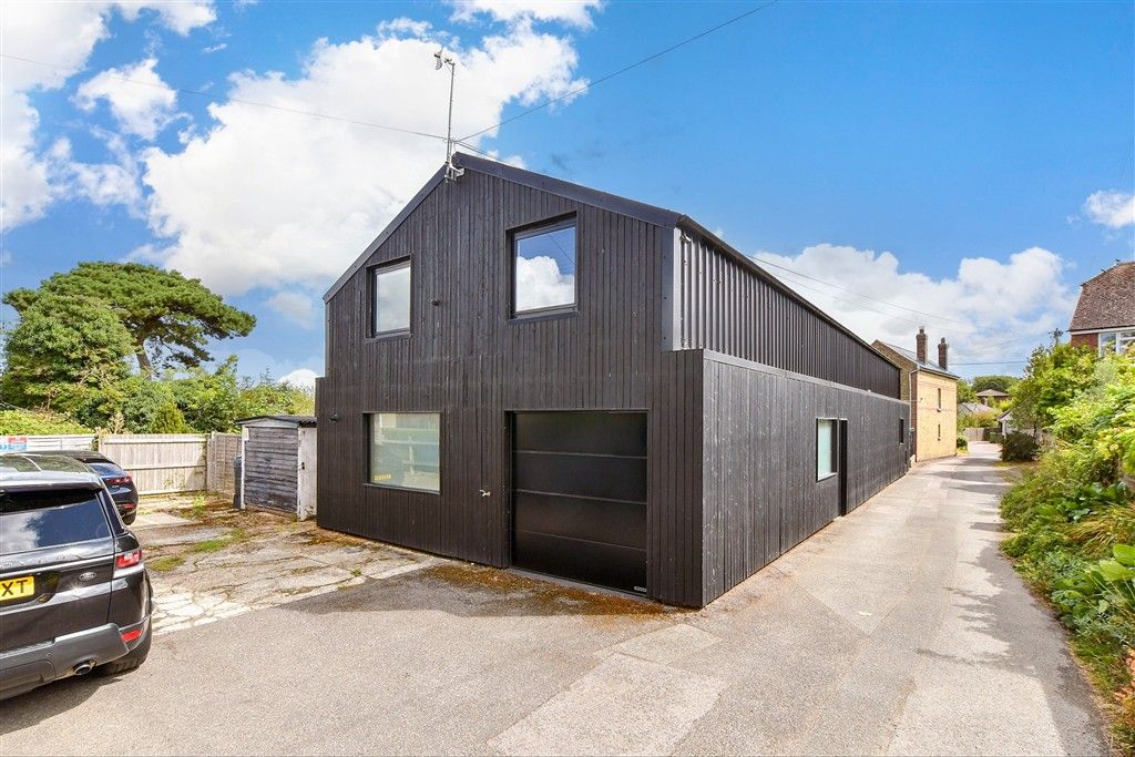 Property photo 1 of 17 External (Web)