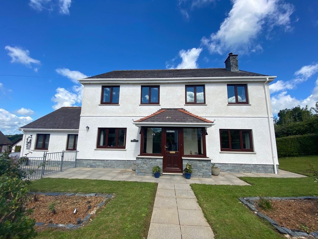 Property photo 2 of 40
