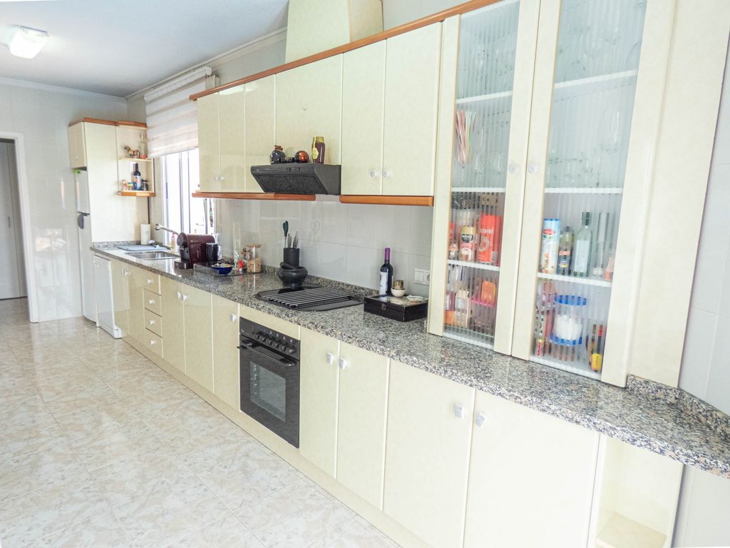 Property photo 3 of 48