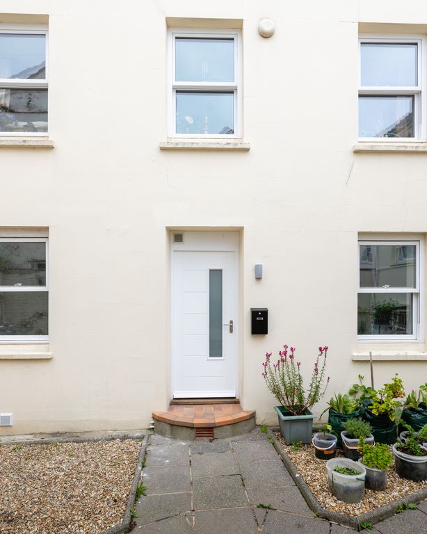 Property photo 3 of 19
