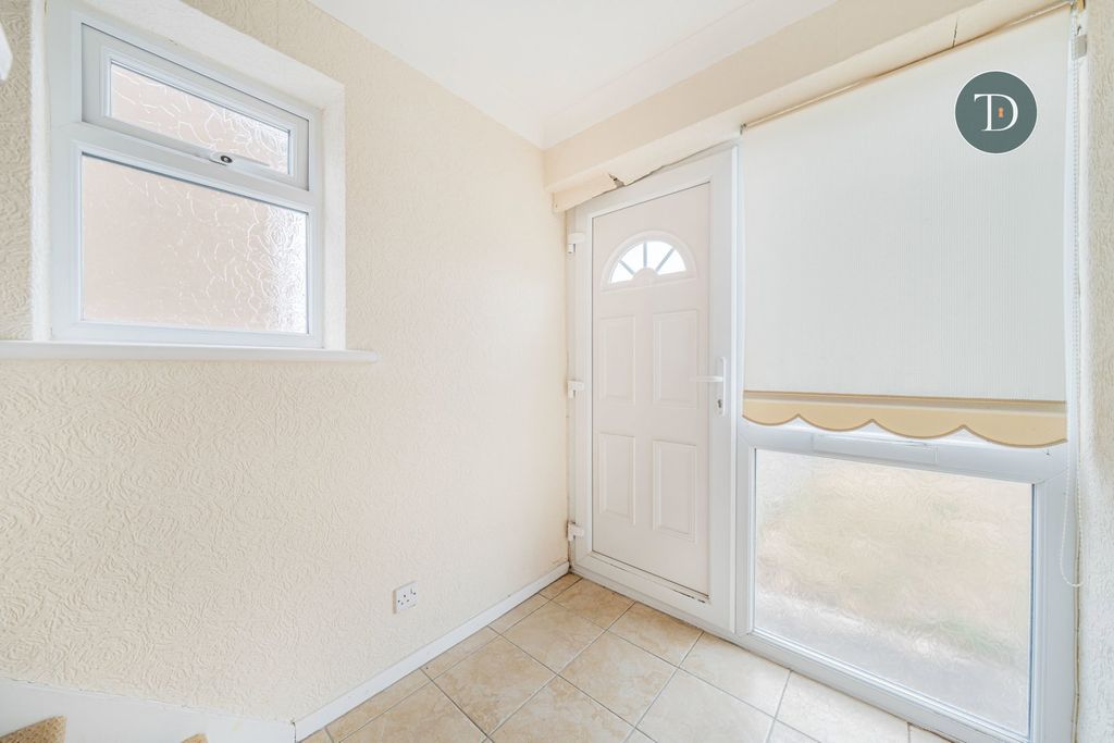 Property photo 2 of 26