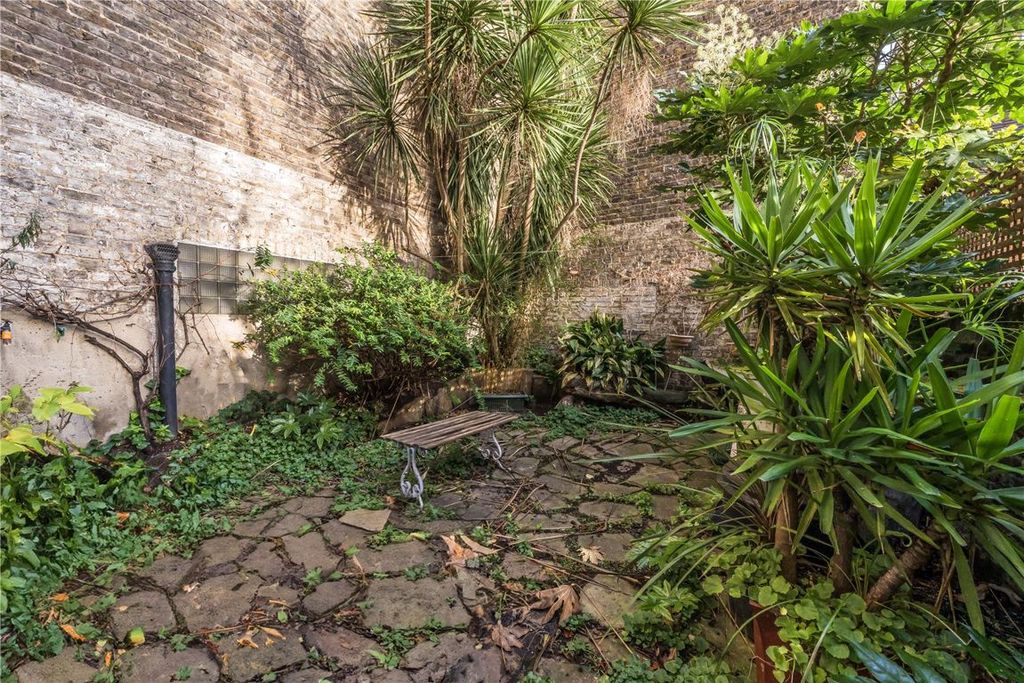 Property photo 2 of 3