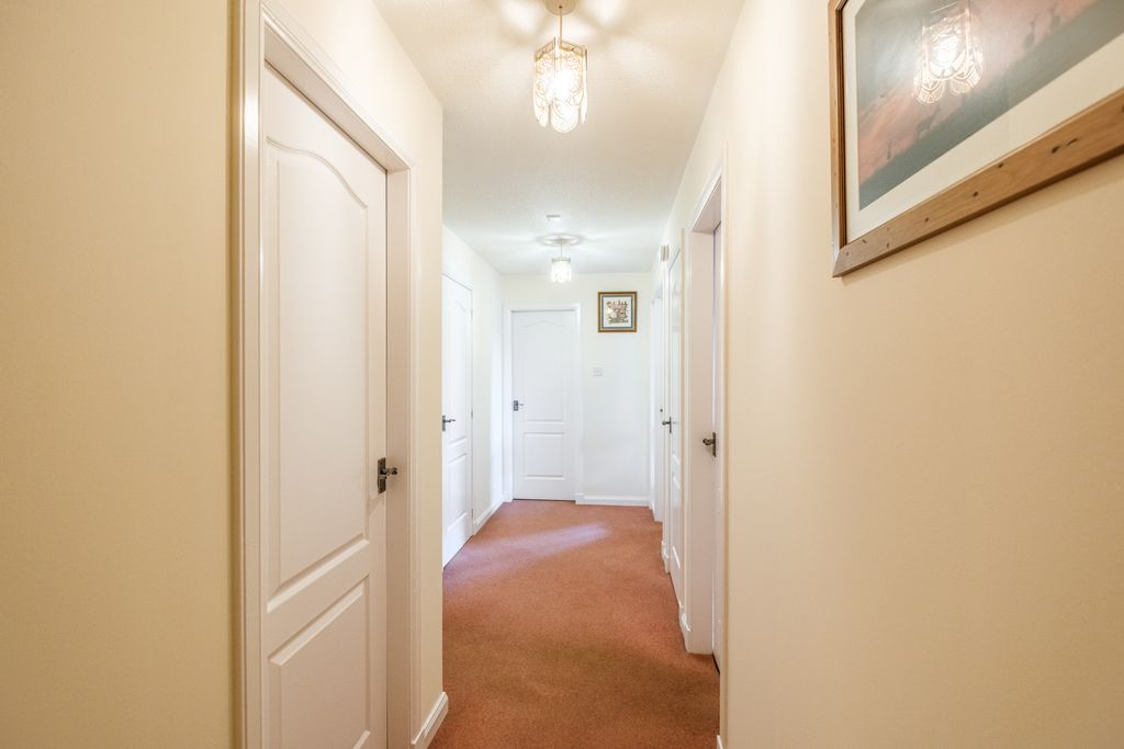 Property photo 3 of 32