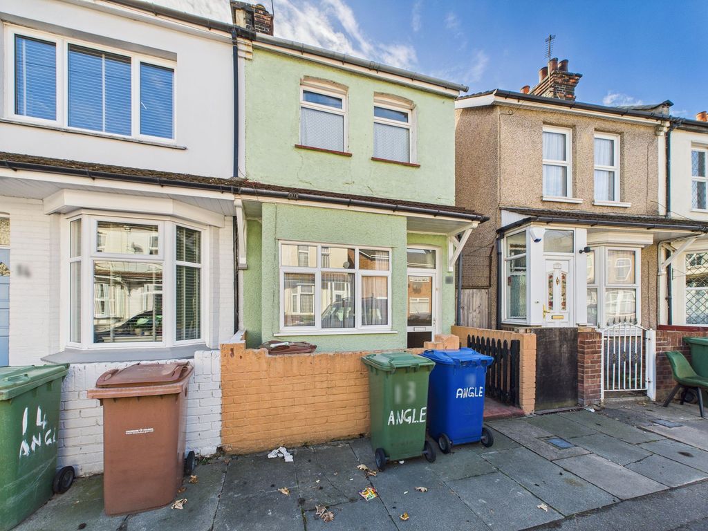 Property photo 1 of 5