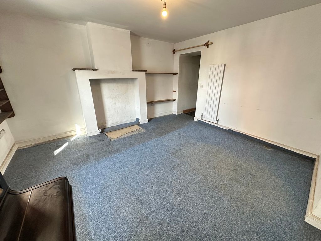 Property photo 2 of 28