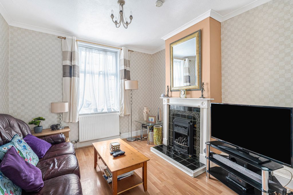 Property photo 3 of 12 23_82335.Jpg