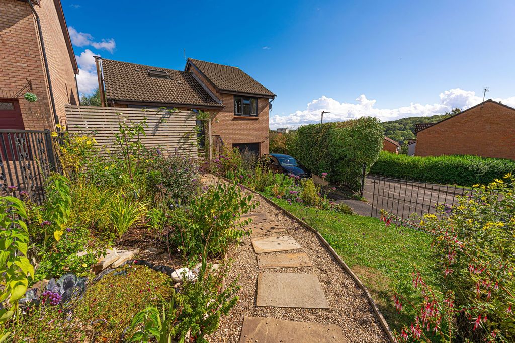 Property photo 3 of 37