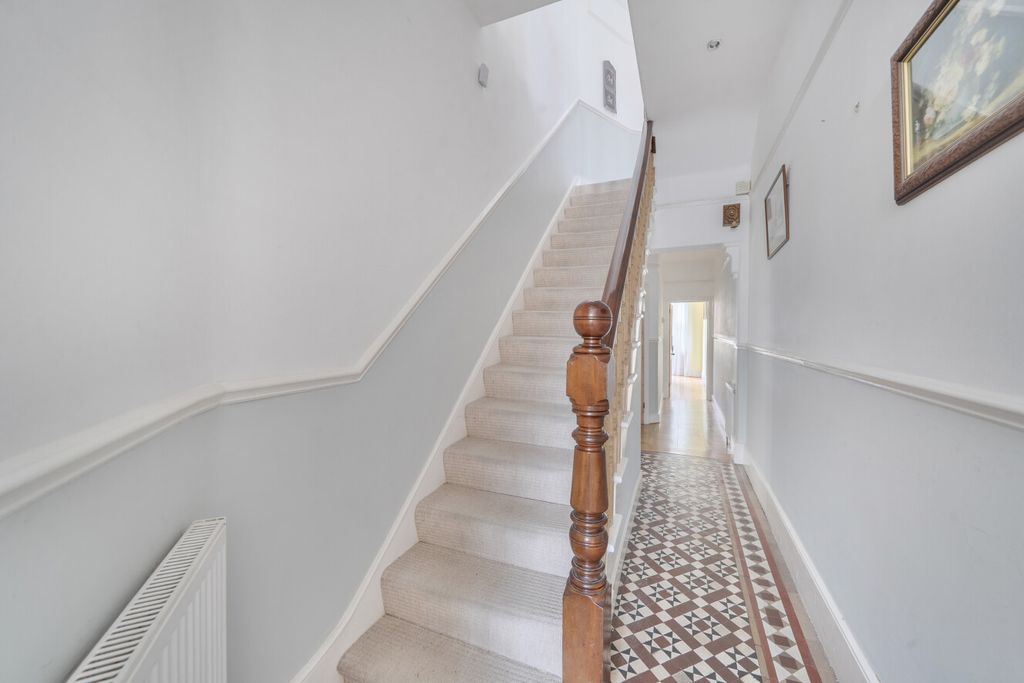 Property photo 3 of 17 1468509-12-6A1864...