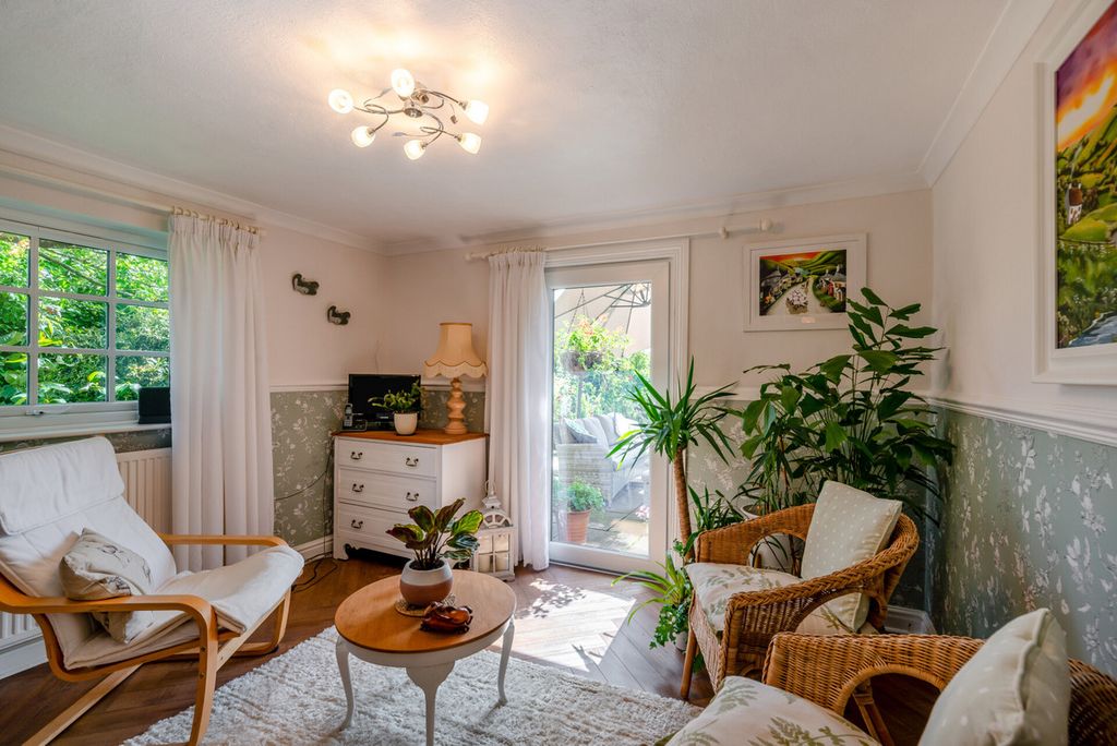 Property photo 3 of 43