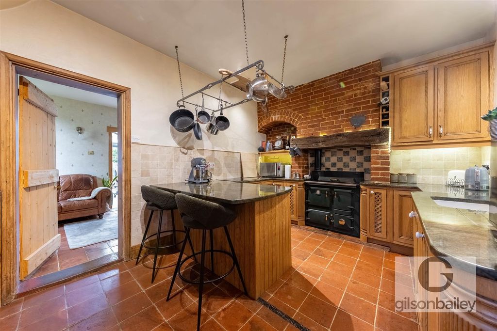 Property photo 3 of 38 Gb-11.Jpg