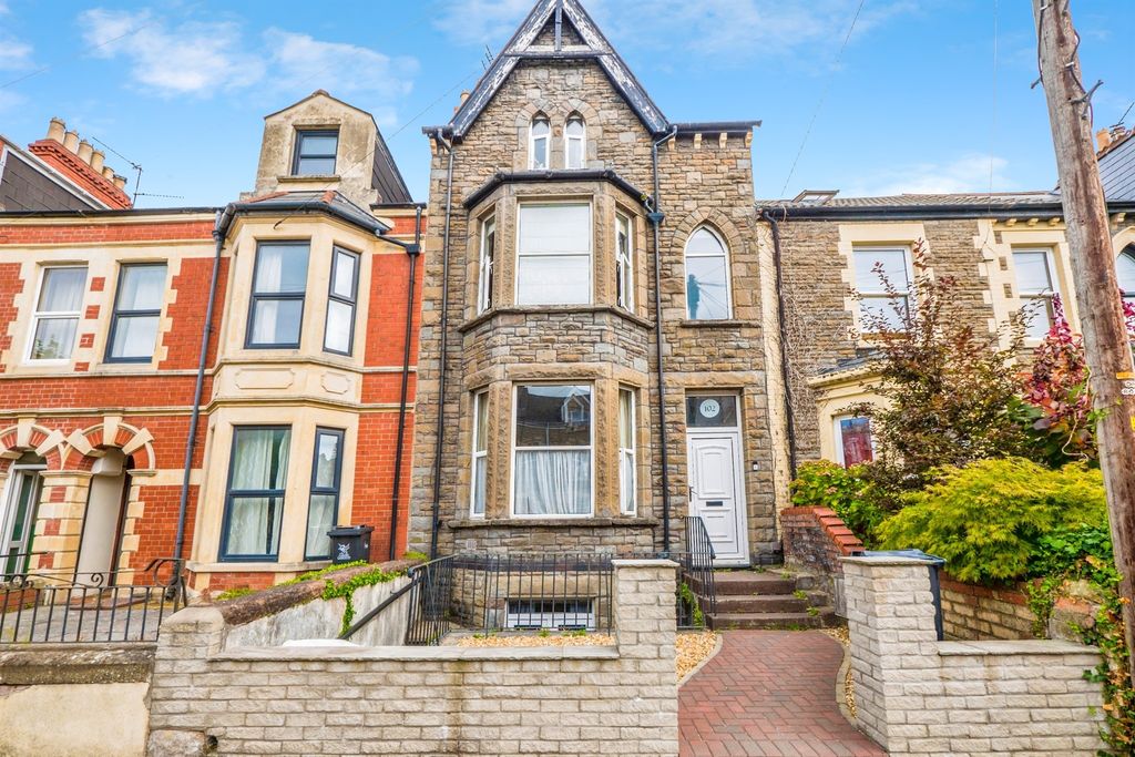 Property photo 1 of 17