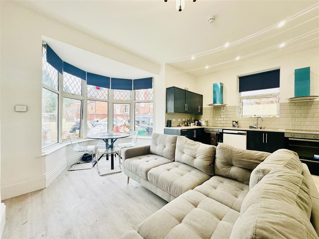 Property photo 2 of 13 Image00025.Jpeg