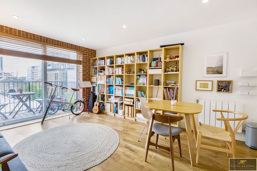 Property photo 1 of 18