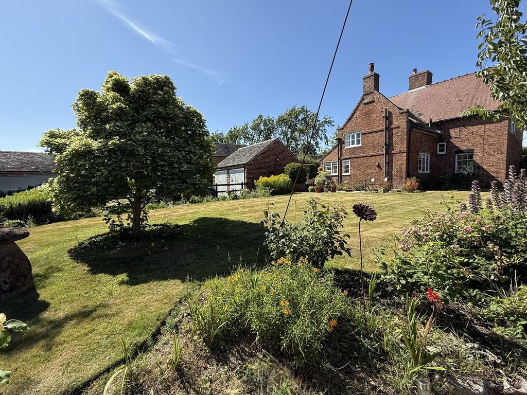 Property photo 1 of 33