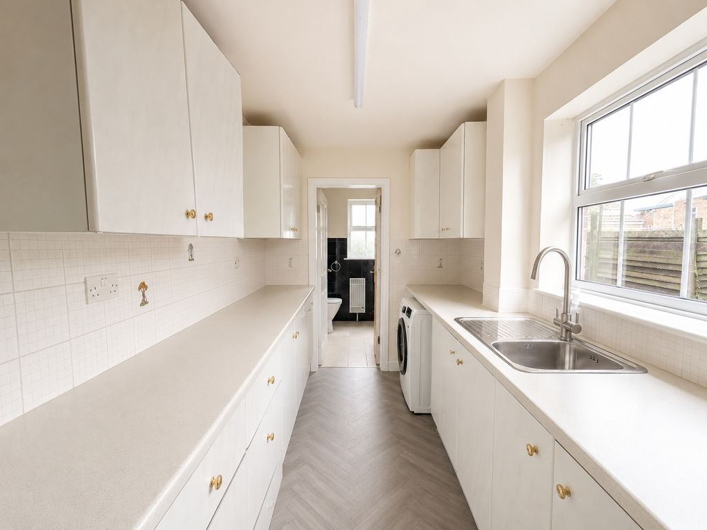 Property photo 2 of 16 Kitchen