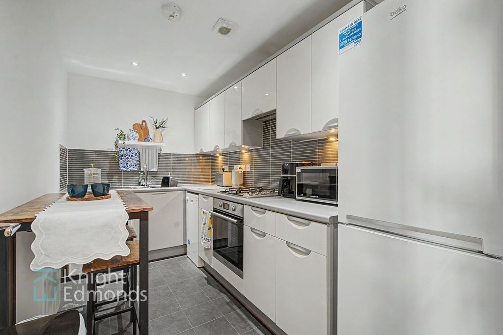 Property photo 2 of 11 Kitchen