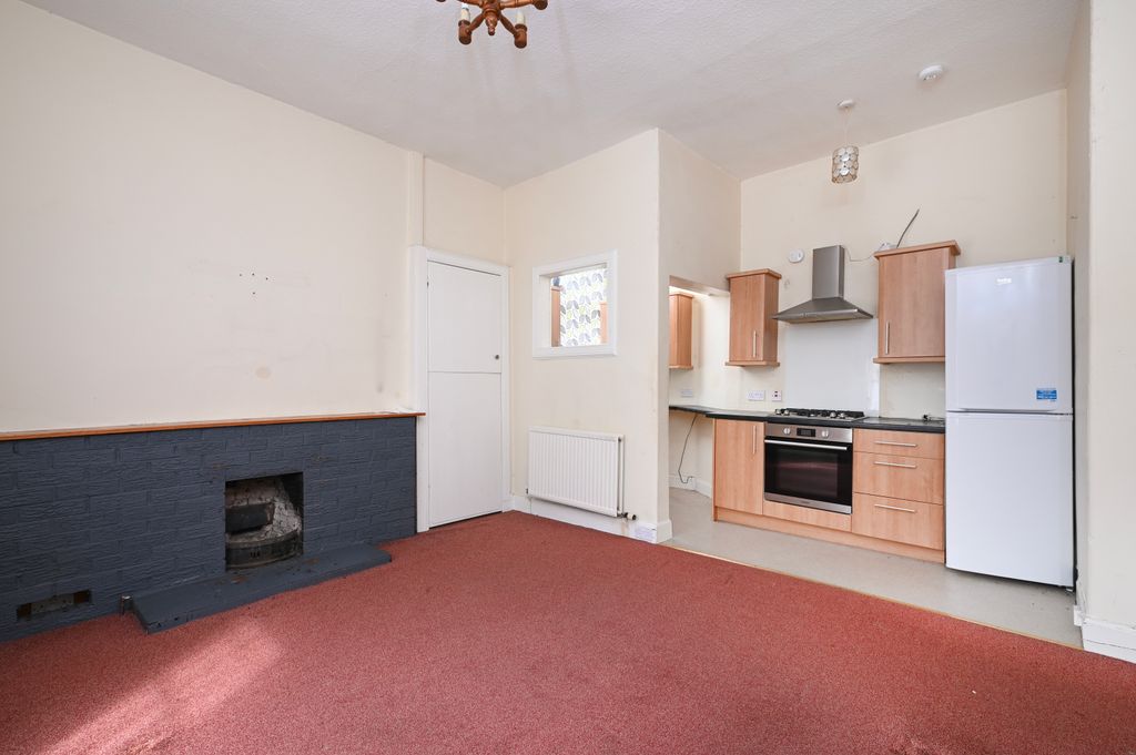 Property photo 3 of 9
