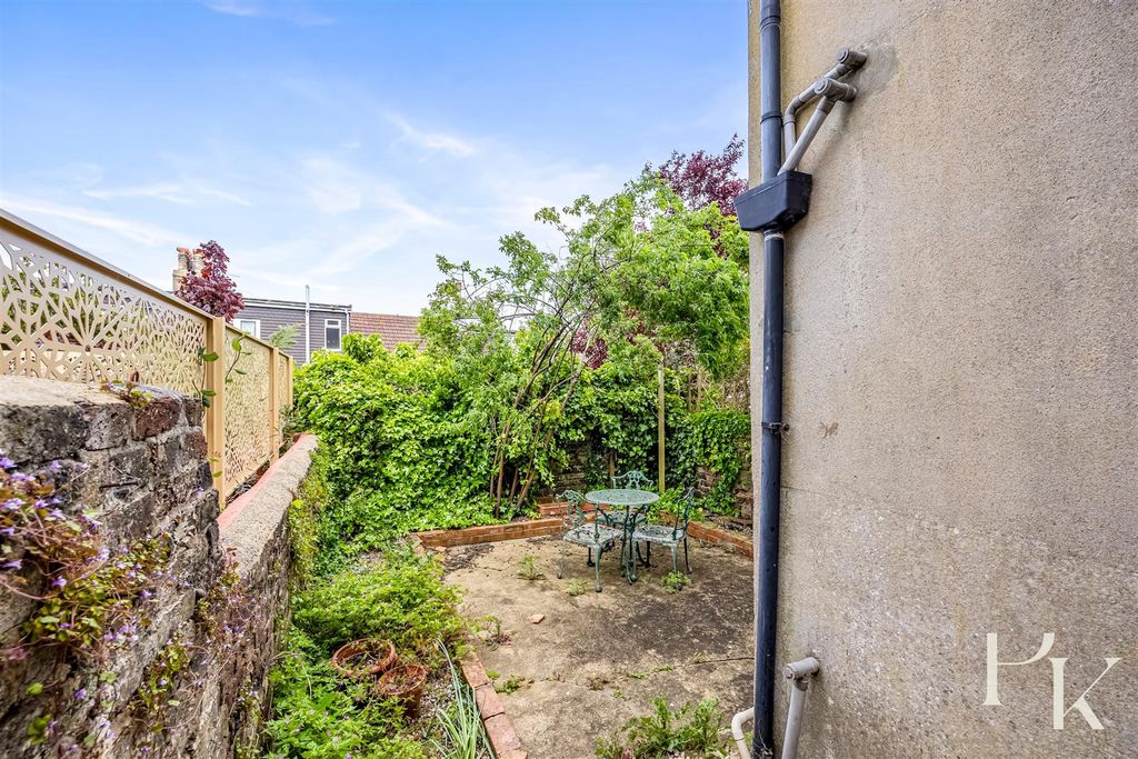 Property photo 3 of 16