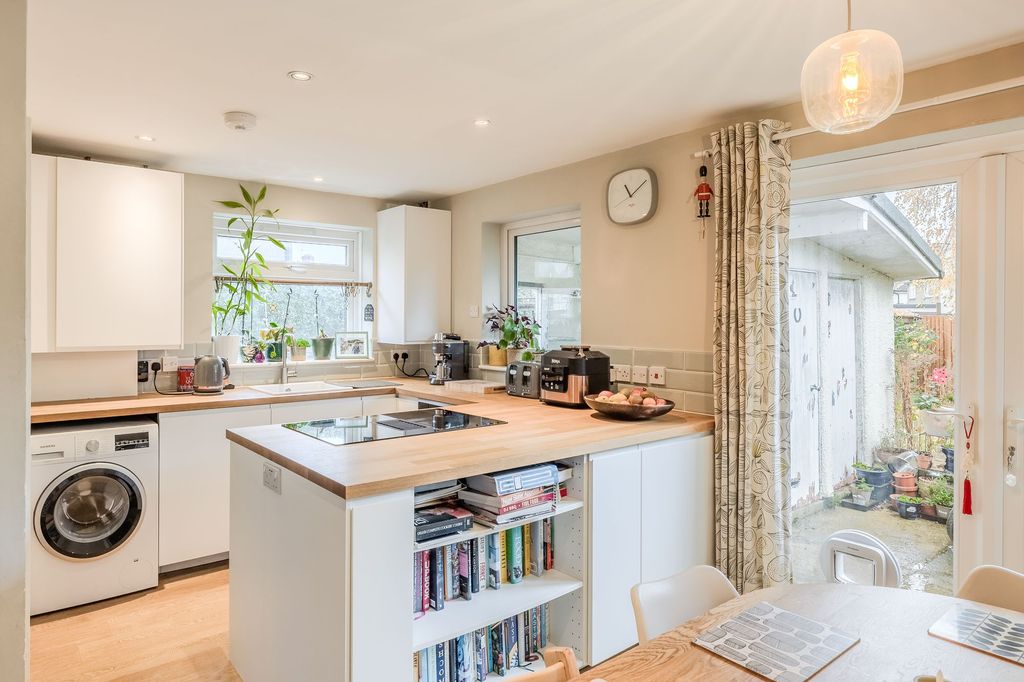 Property photo 1 of 30