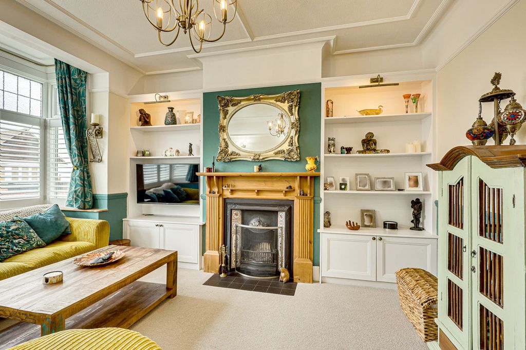 Property photo 3 of 41