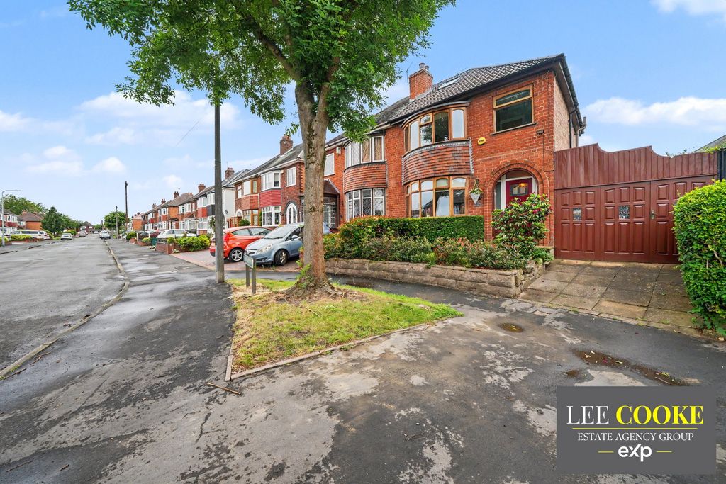 Property photo 1 of 36