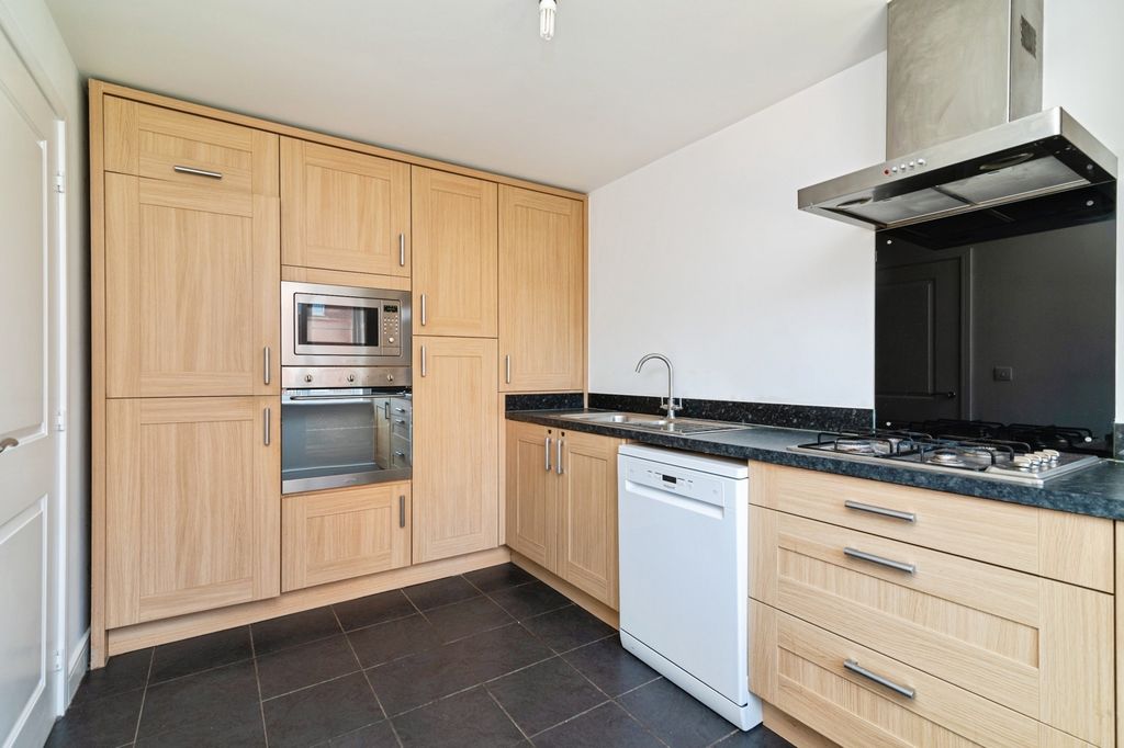 Property photo 2 of 17 Kitchen