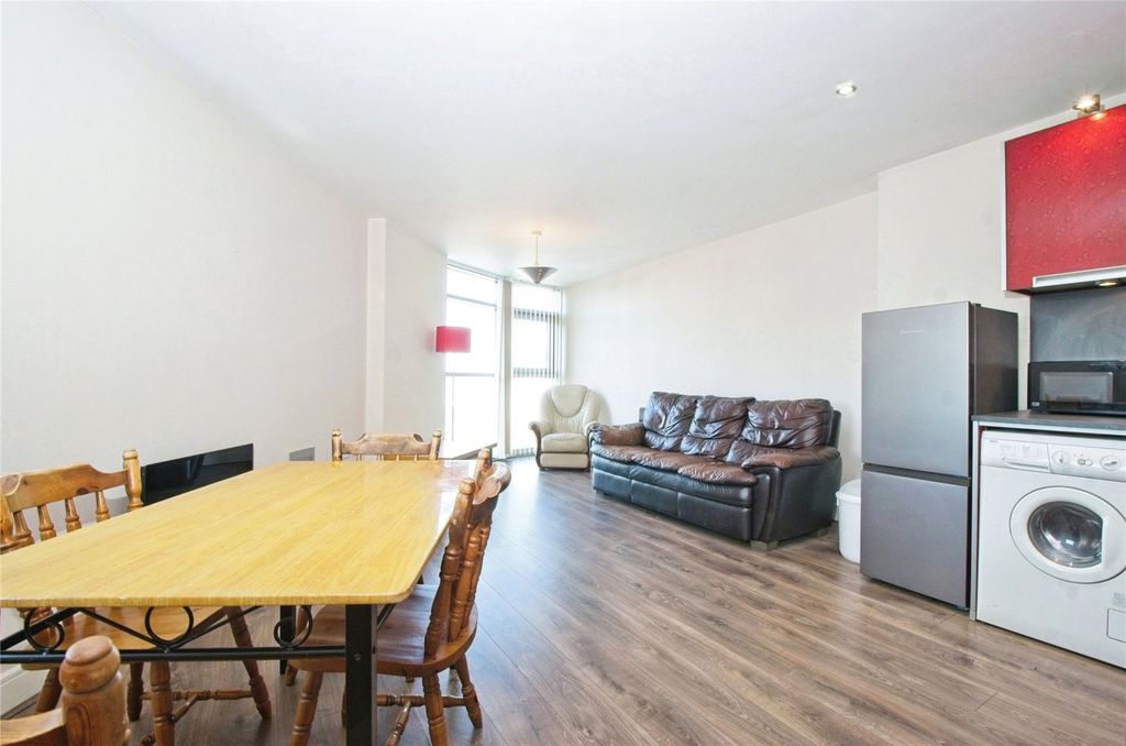 Property photo 2 of 9 Picture No. 12