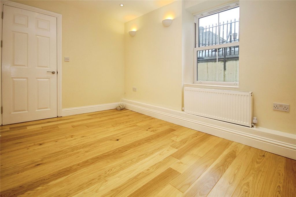 Property photo 2 of 11 Reception Room