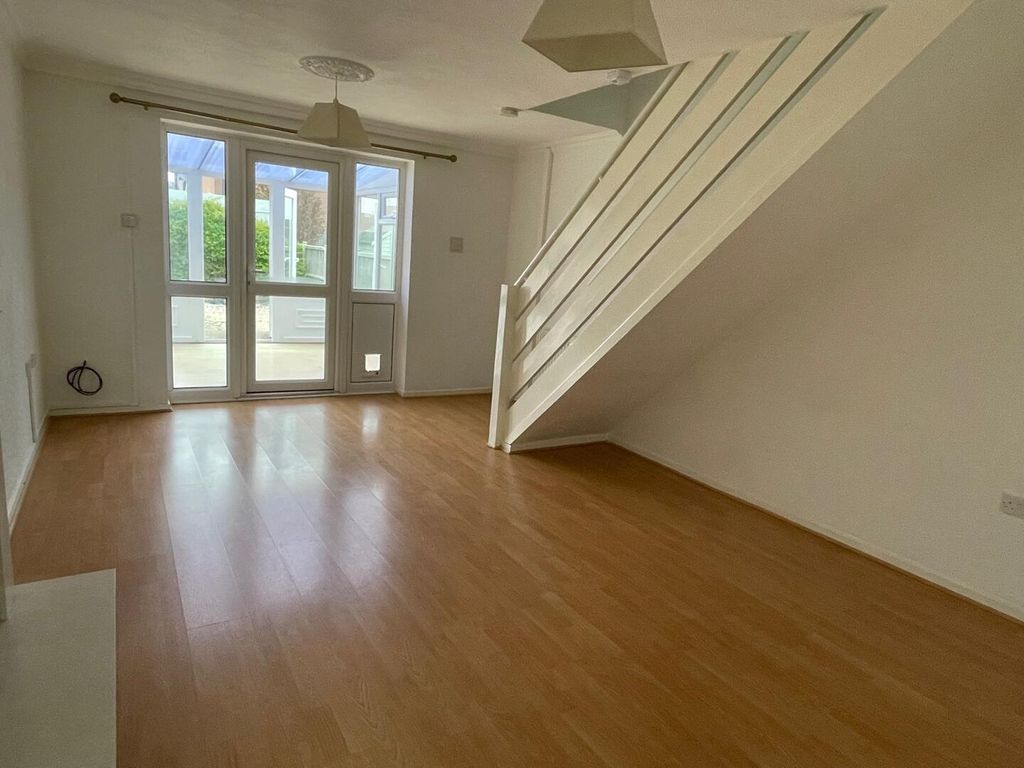 Property photo 2 of 18 Living Room