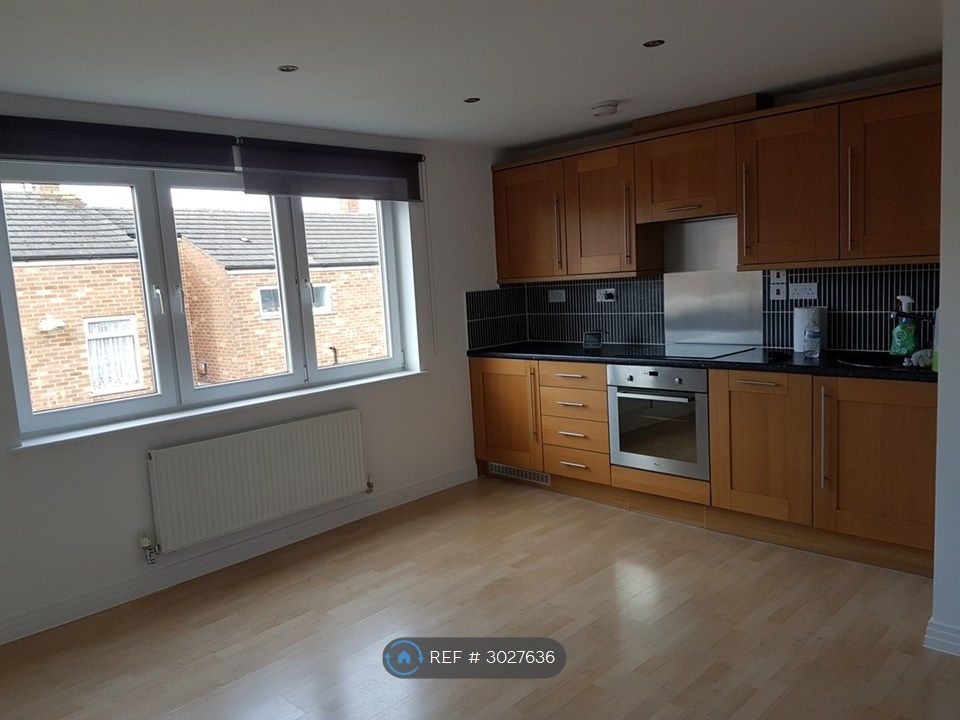 Property photo 1 of 15 Living Room/ Kitchen