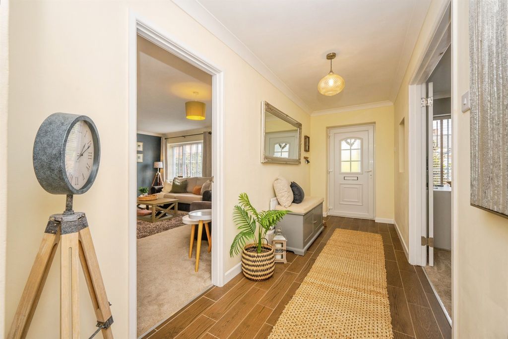 Property photo 2 of 21