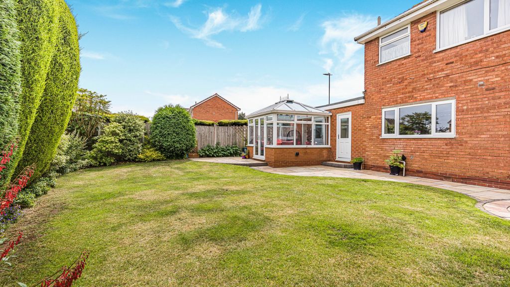 Property photo 2 of 28