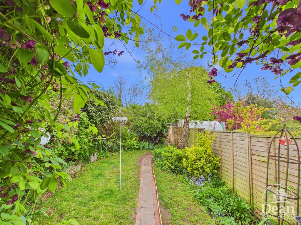 Property photo 2 of 28
