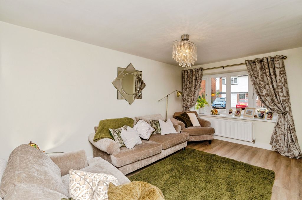 Property photo 2 of 20 Lounge