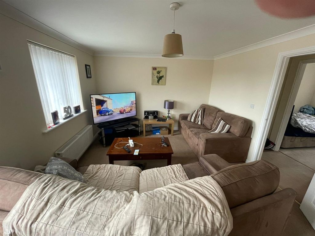 Property photo 2 of 9 2Edc17Bf-2c55-4113-A777-c34d8Aedc8Fc.Jpg