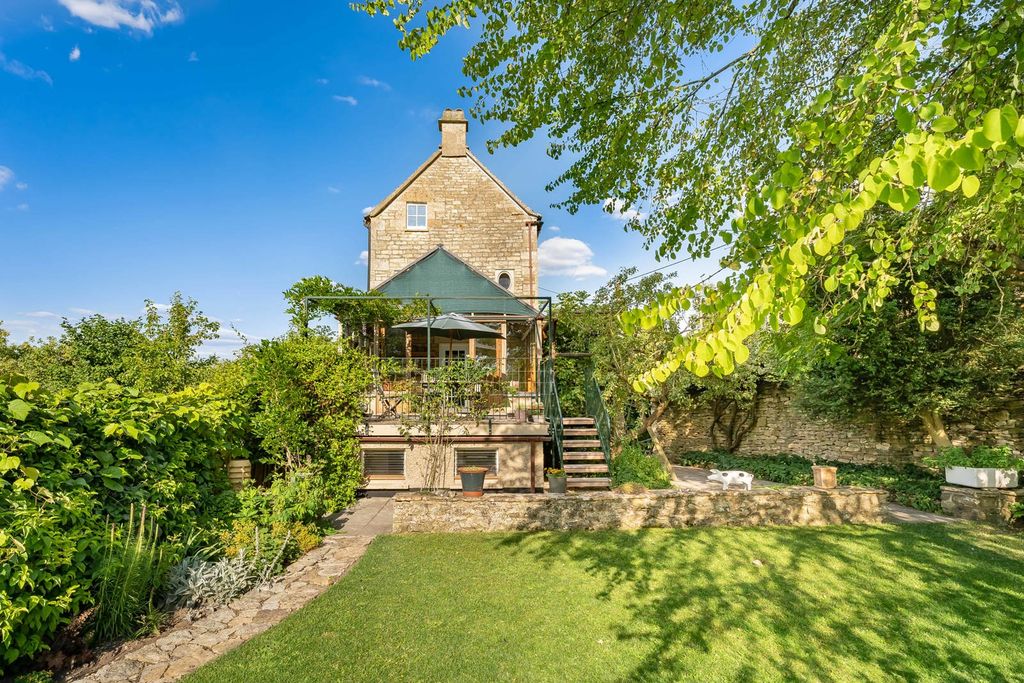 Property photo 2 of 32 32_87930