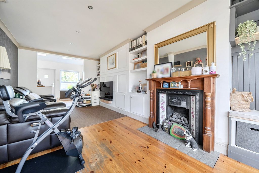 Property photo 3 of 19 Picture No. 06