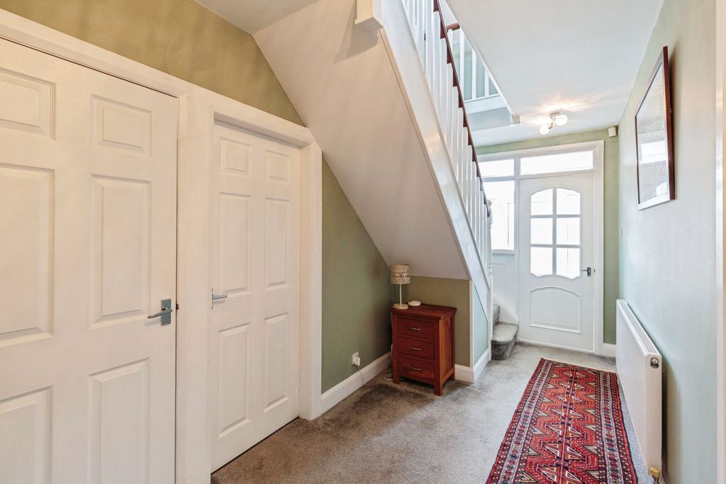 Property photo 2 of 19 Entrance Hallway