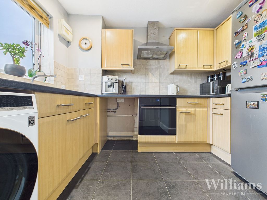 Property photo 3 of 12