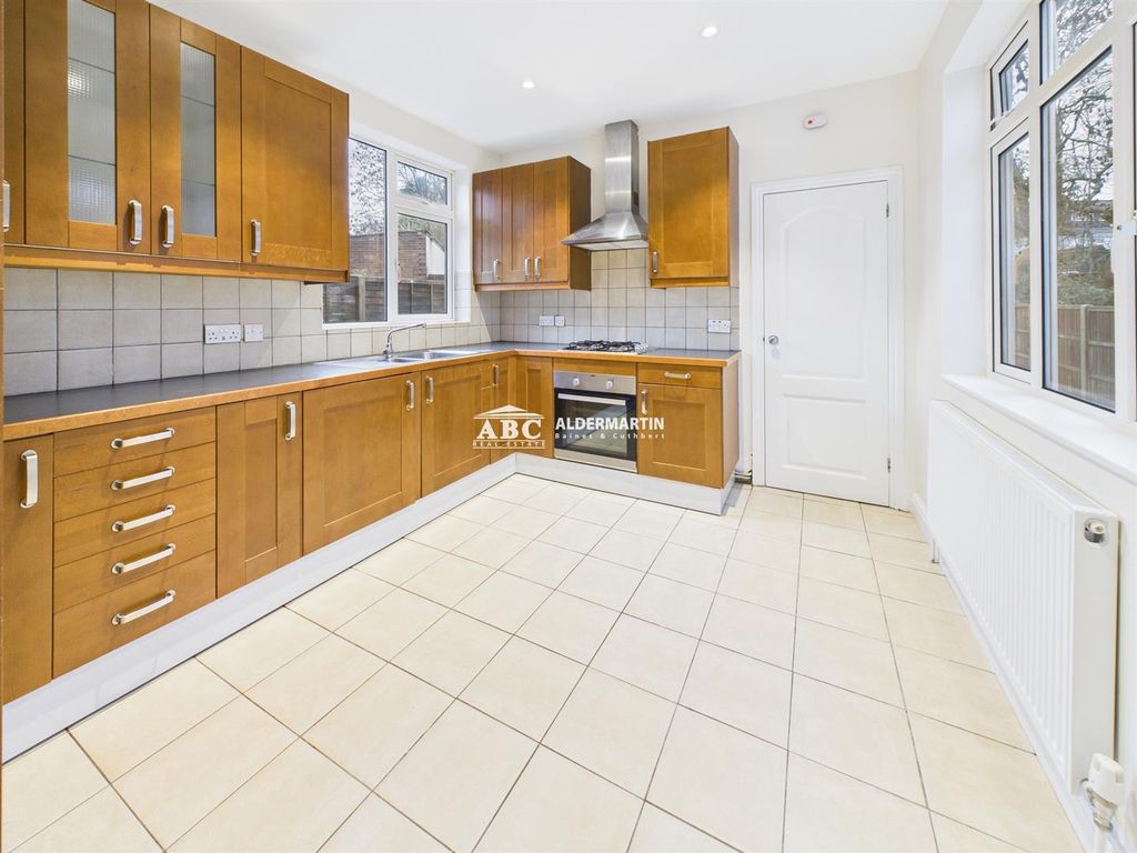 Property photo 3 of 7 Cam03827G0-Pr0131-Still004.Jpg