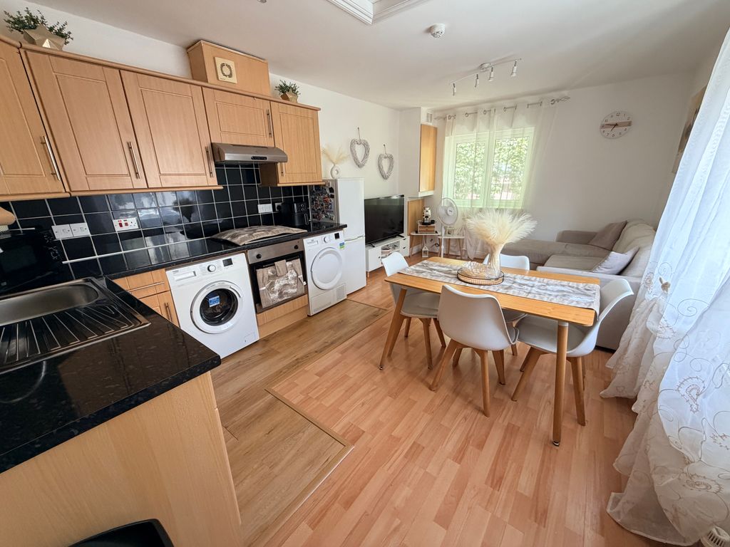 Property photo 2 of 5