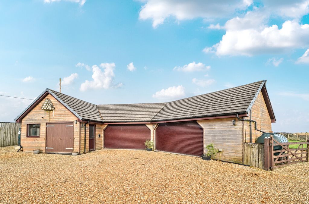 Property photo 2 of 26 1380317-3-691201B...