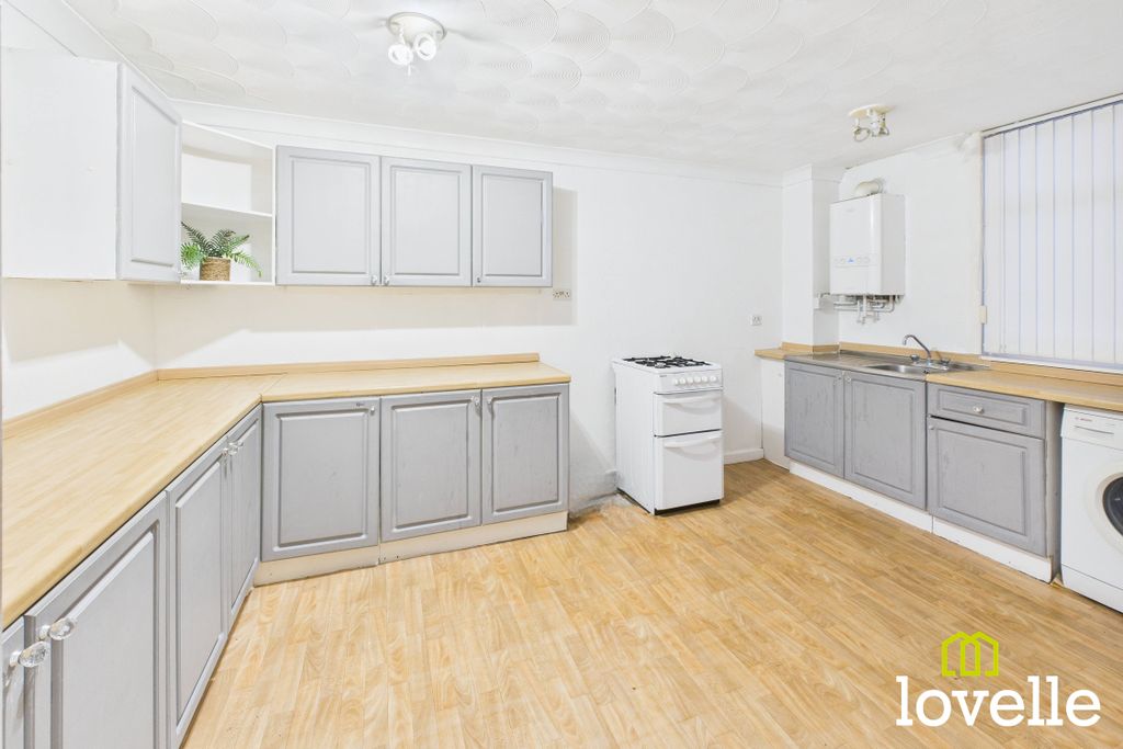 Property photo 3 of 21