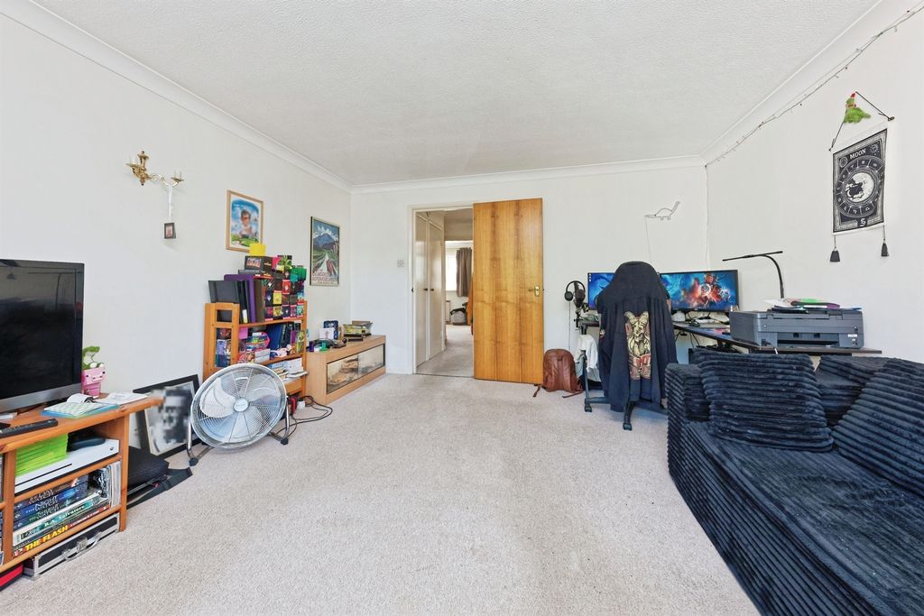 Property photo 3 of 13