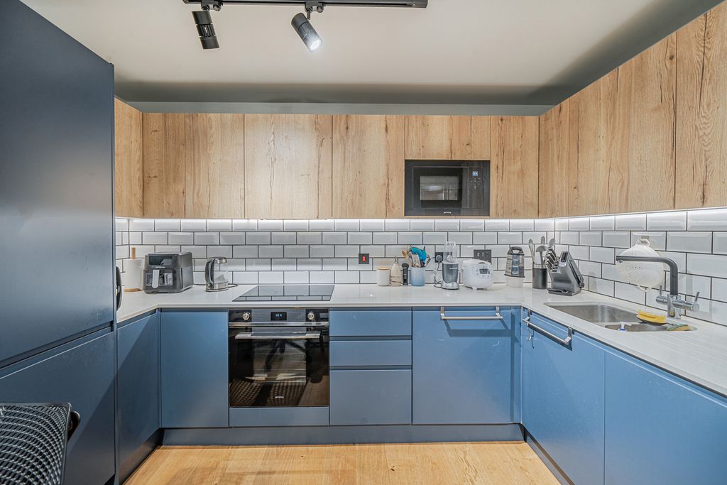 Property photo 3 of 14 Kitchen