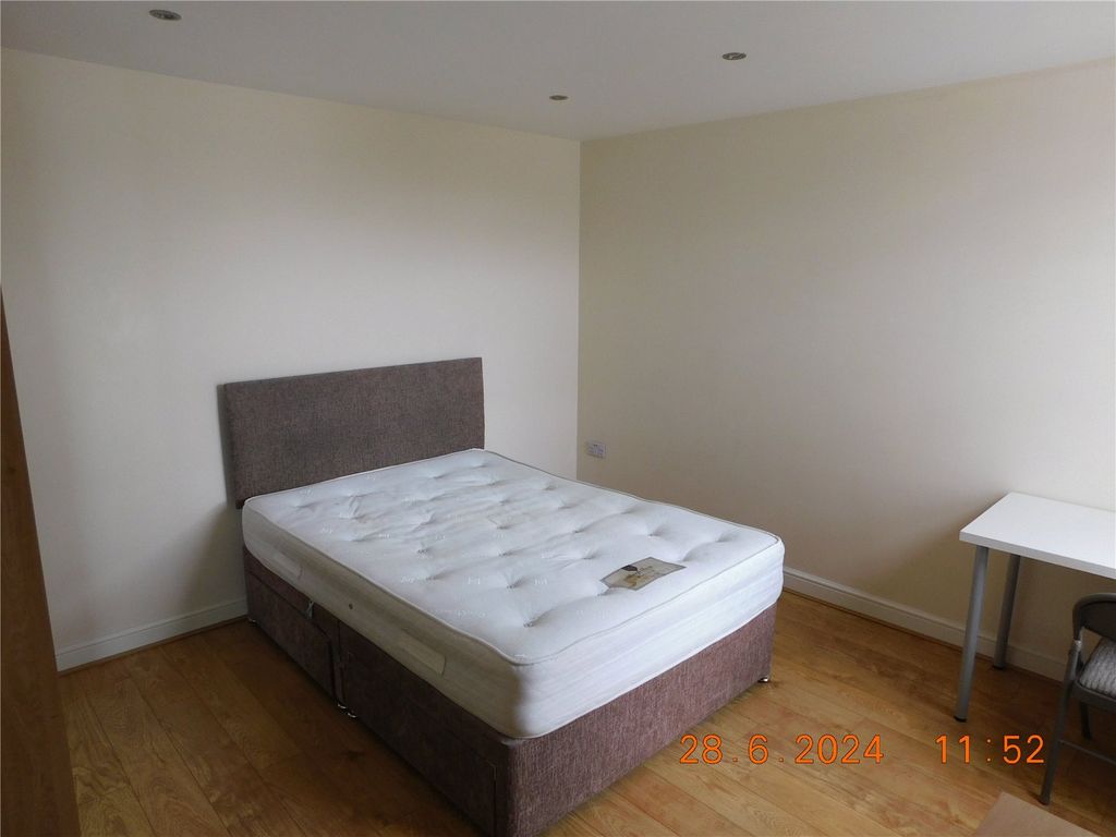 Property photo 3 of 8 Picture No. 01
