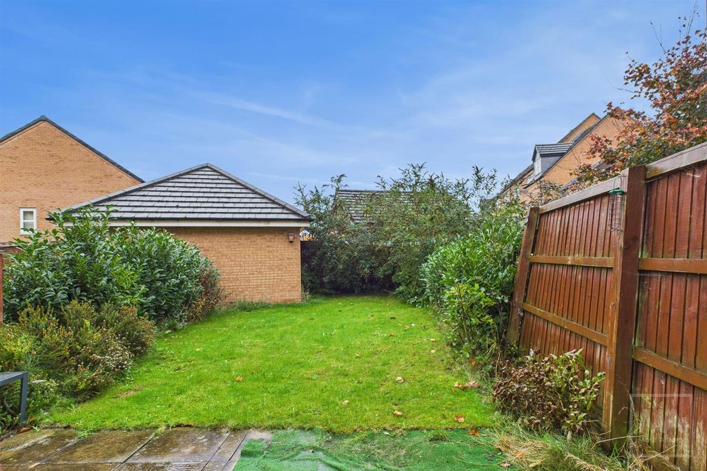 Property photo 3 of 16 Garden