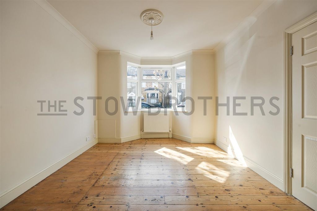 Property photo 2 of 32