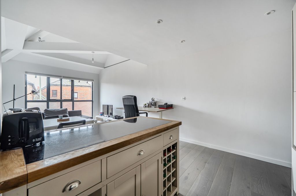 Property photo 3 of 9 1403941-5-6977A28...