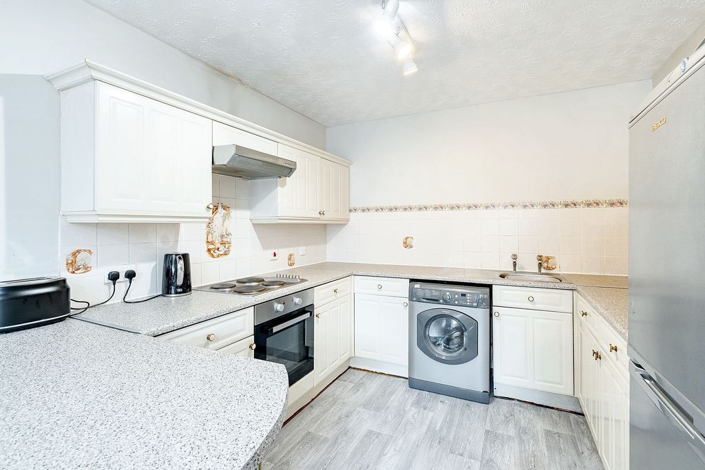 Property photo 3 of 19